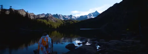 雪峰湖畔