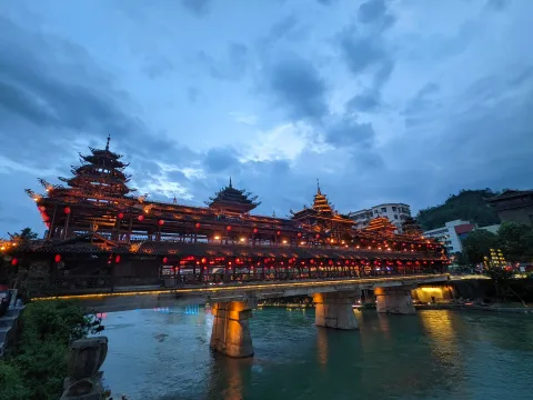 贡水夜阁
