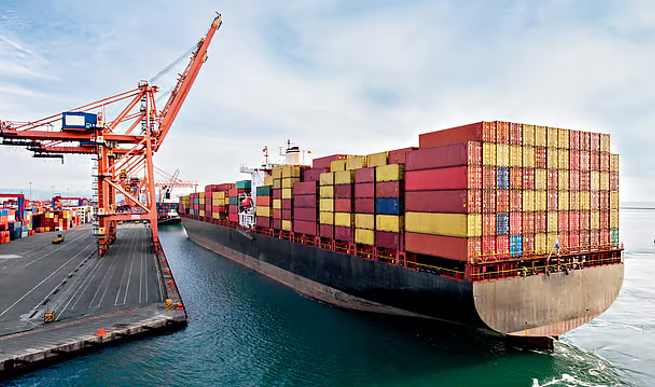 India’s Goods Exports Cross $200 Billion in FY27: What Is Driving the 15% Growth