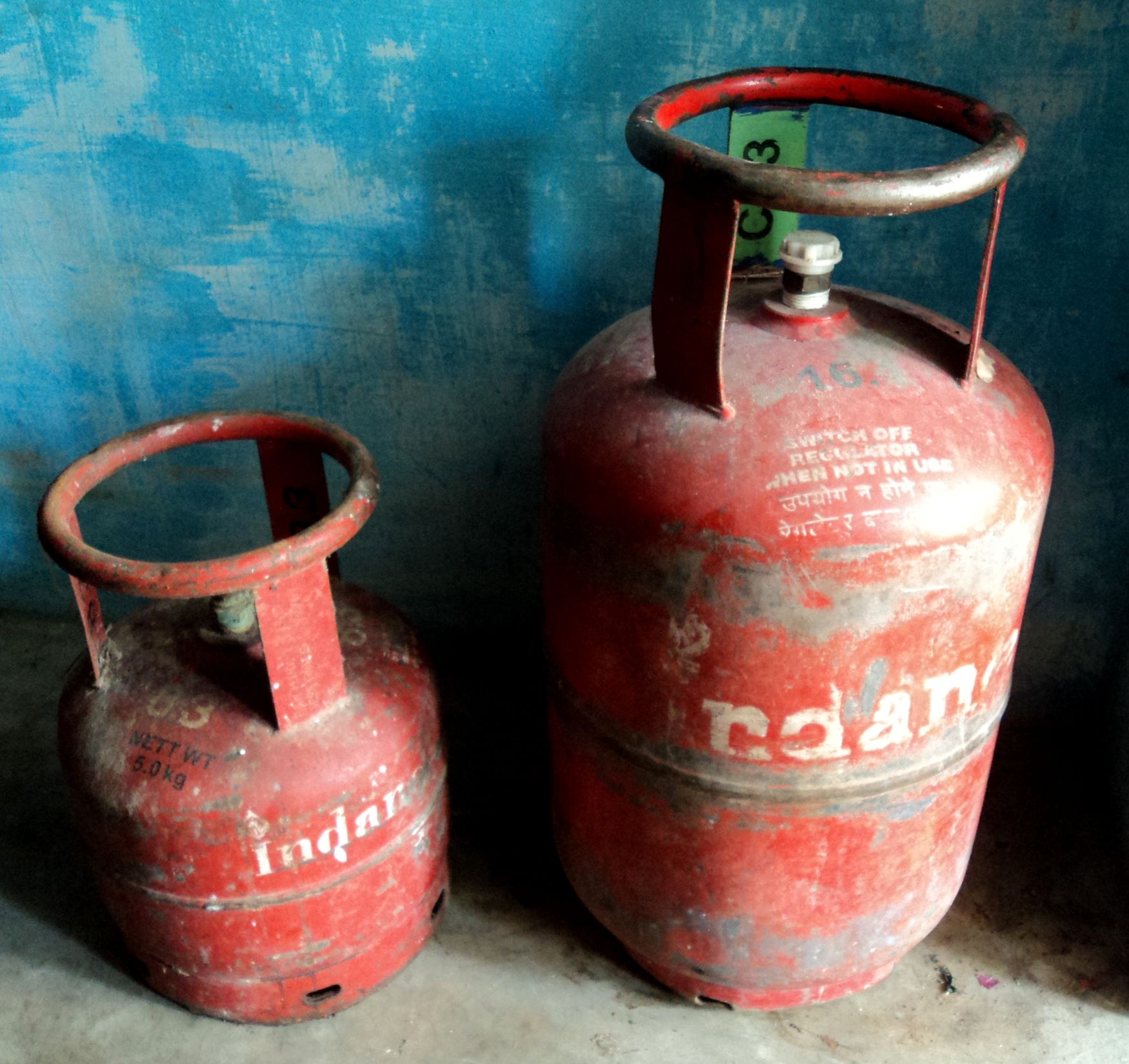 Domestic LPG gas cylinders in India for cooking gas subsidy