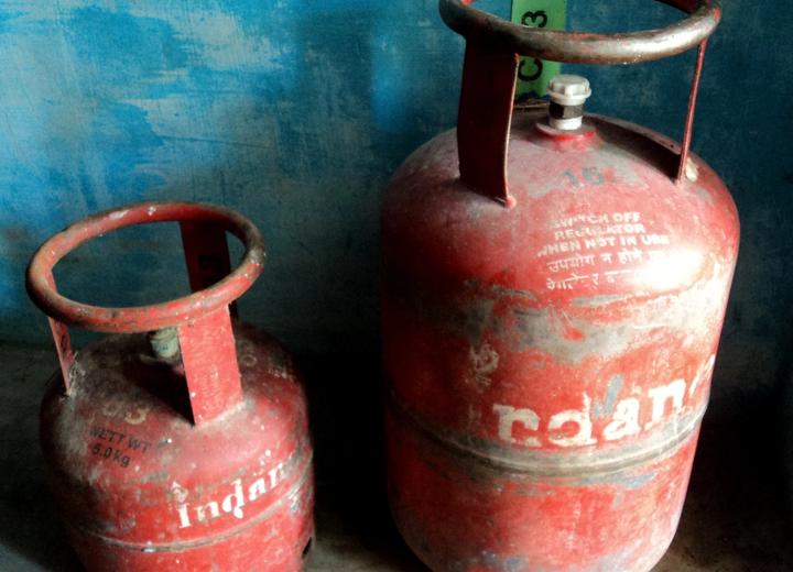 Domestic LPG gas cylinders in India for cooking gas subsidy