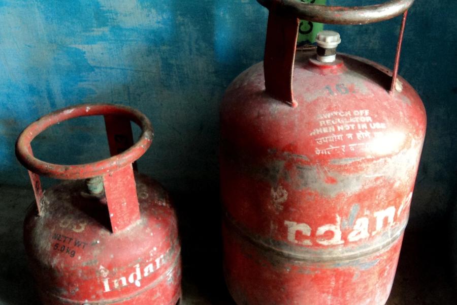 Domestic LPG gas cylinders in India for cooking gas subsidy