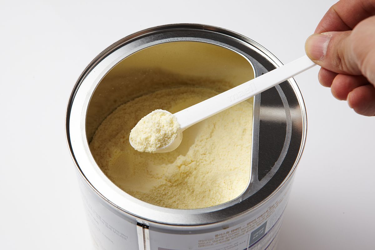 Infant baby formula milk powder and feeding bottle