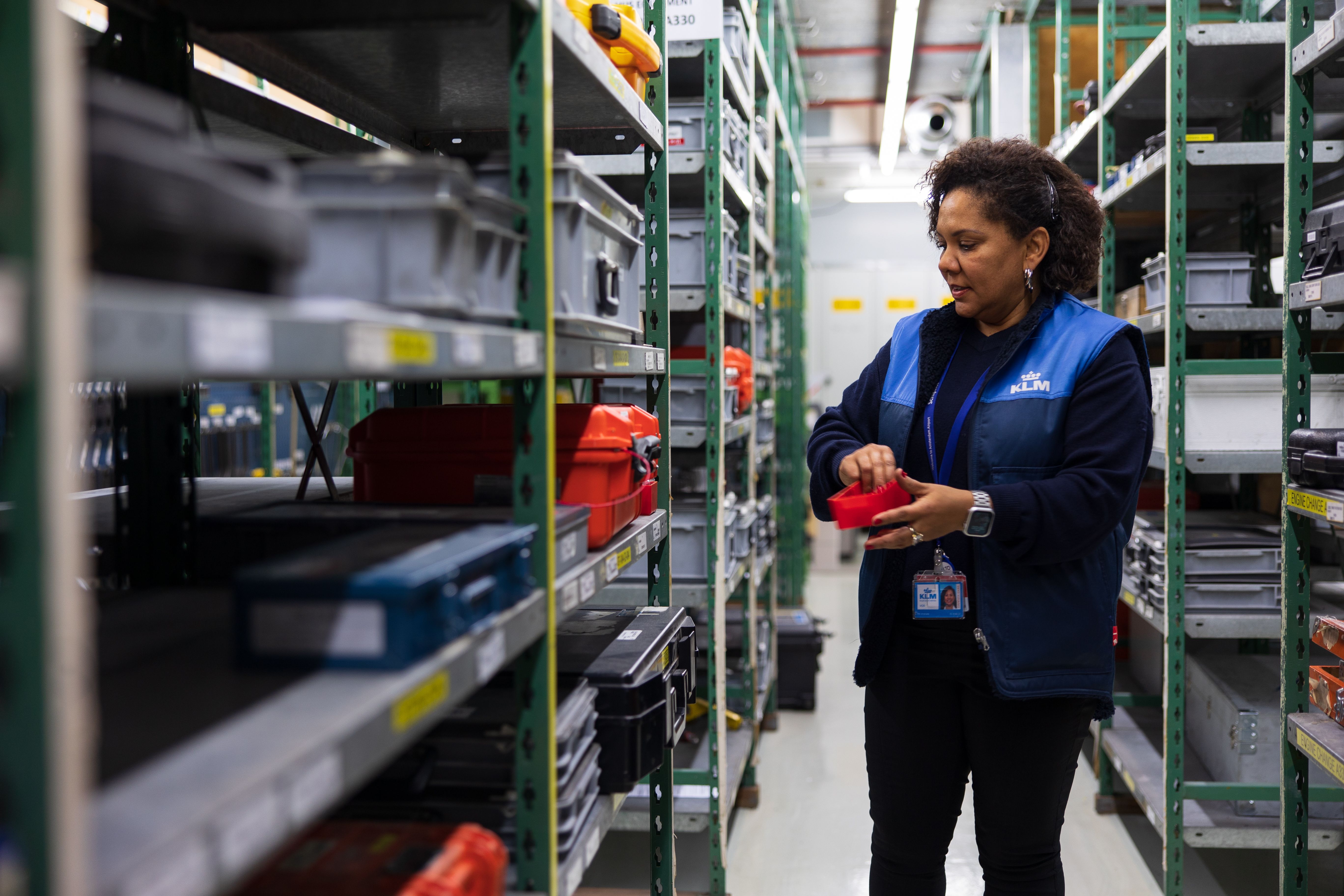 KLM employee in a warehouse