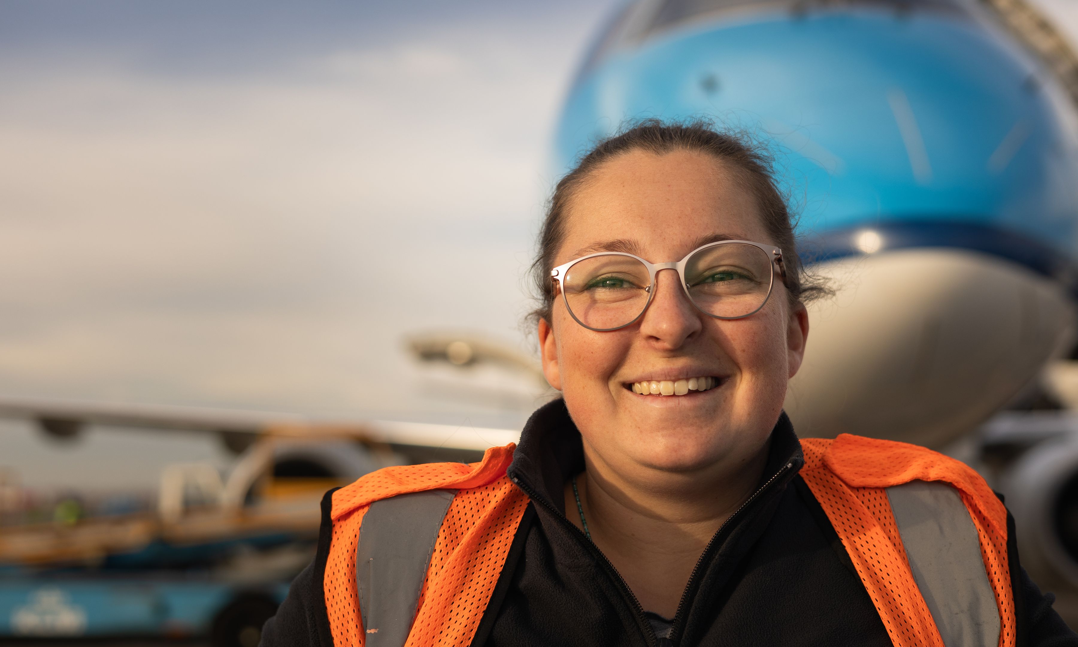 Ground staff woman posing in front of E2