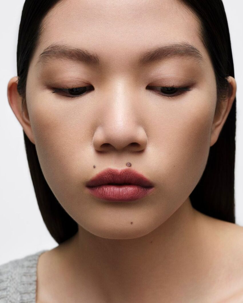 gallery-1-For Prada Beauty by Photographer