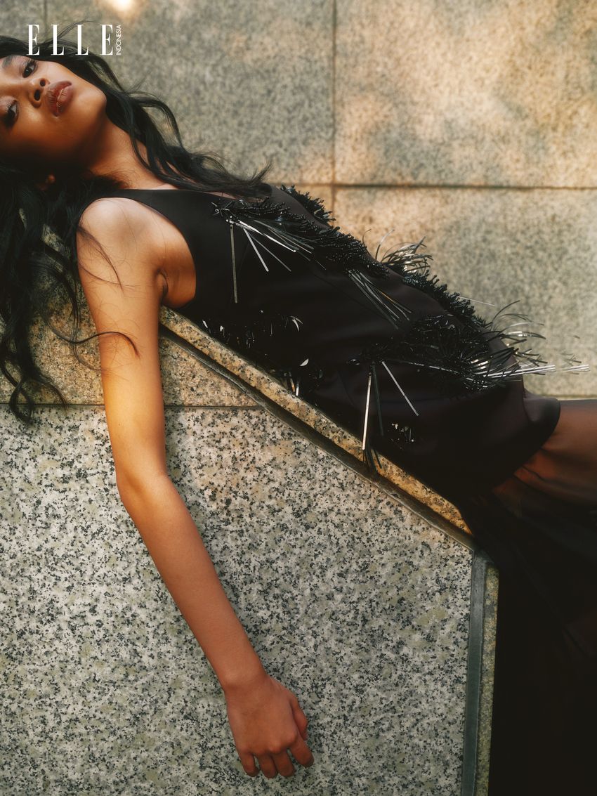 gallery-1-ELLE Indonesia by Ikmal Awfar