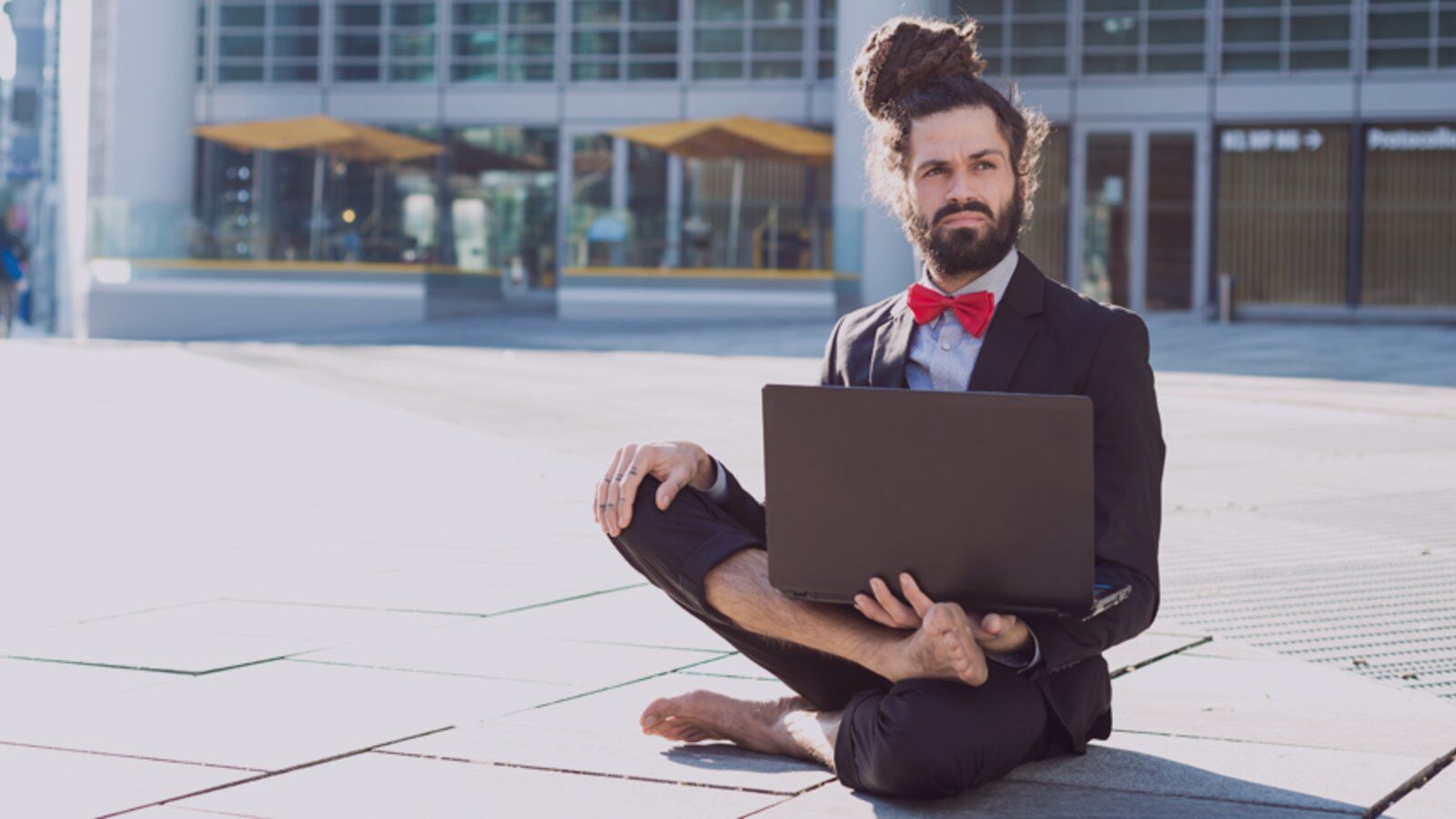Gurus break their own spell
