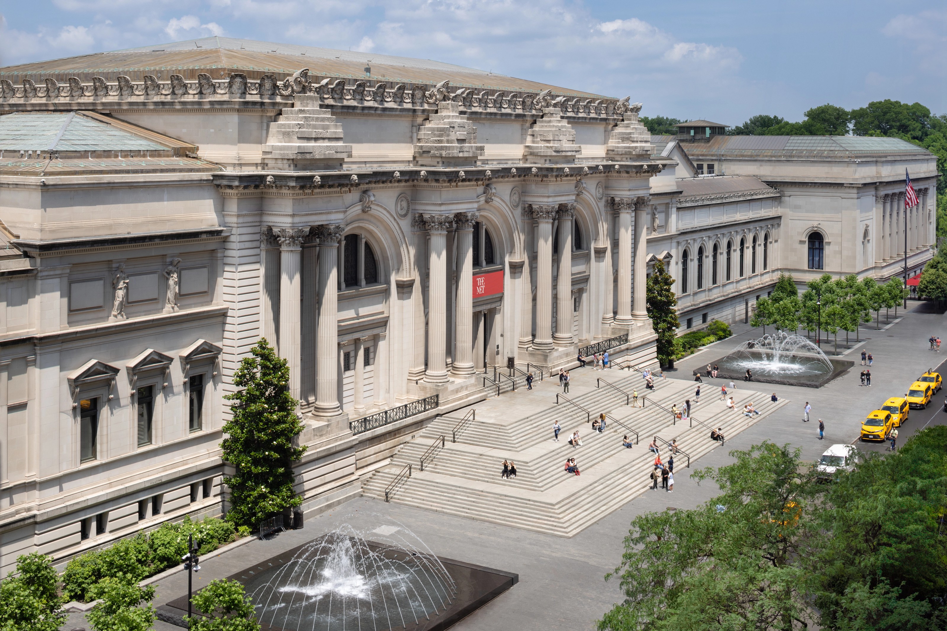 Facade of The Met Fifth Avenue