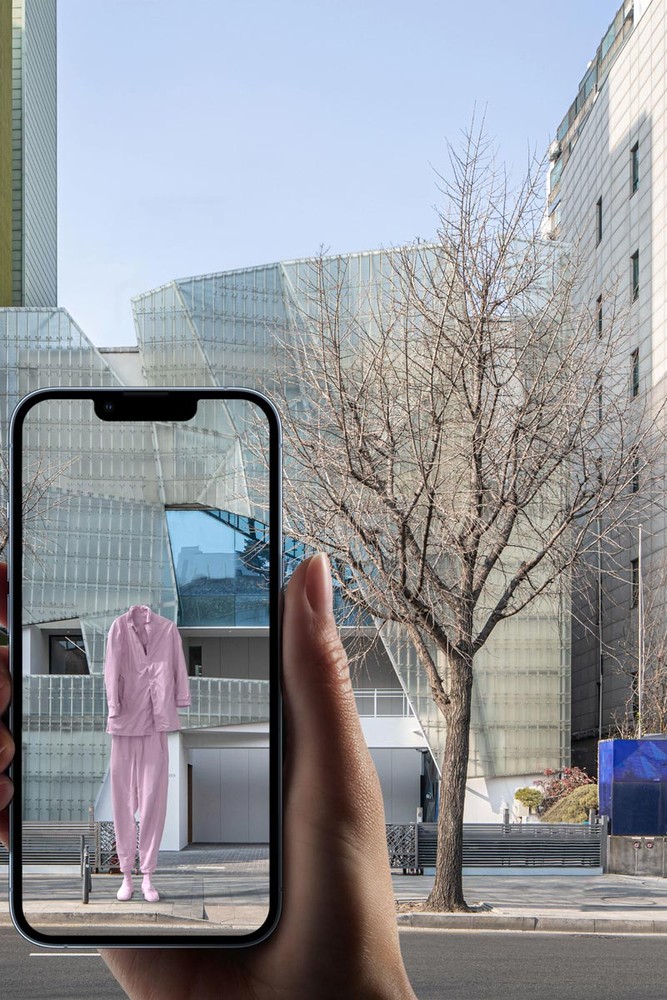 Announcing Erwin Wurm in Augmented Reality for Frieze Seoul
