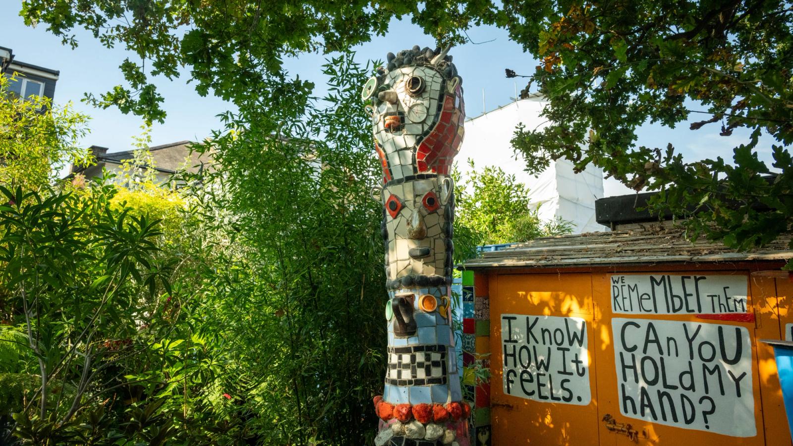 The House of Dreams Museum, an artist's home covered in mosaics and found objects.