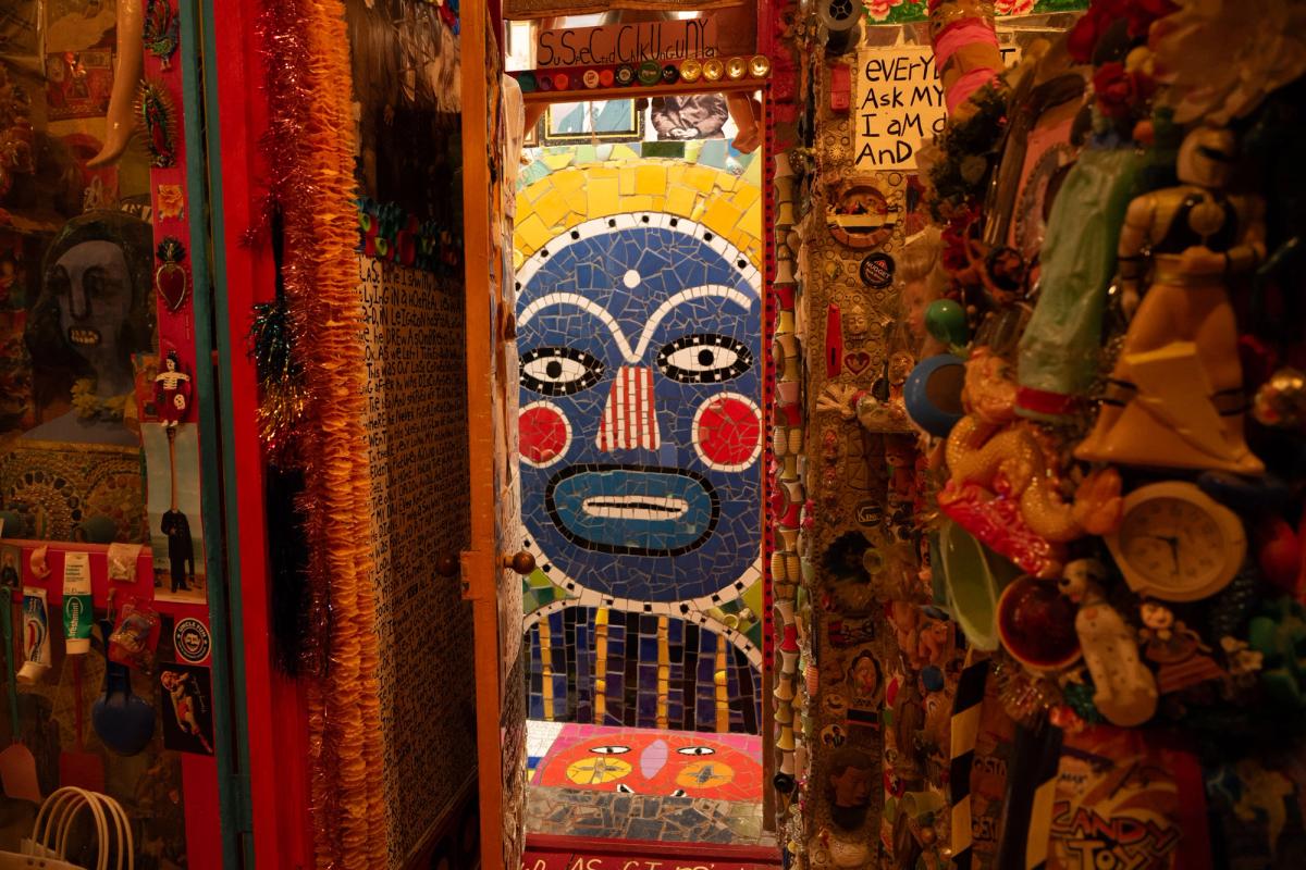 The House of Dreams Museum, an artist's home covered in mosaics and found objects.