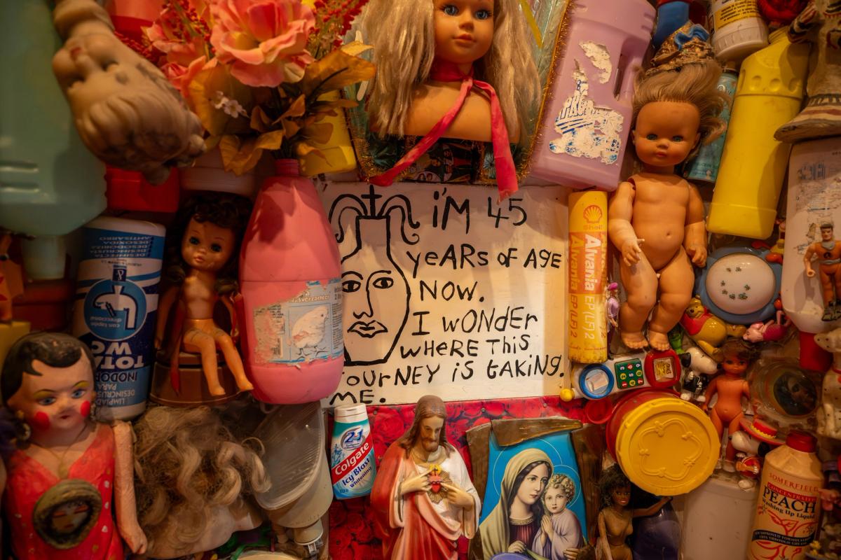 The House of Dreams Museum, an artist's home covered in mosaics and found objects.