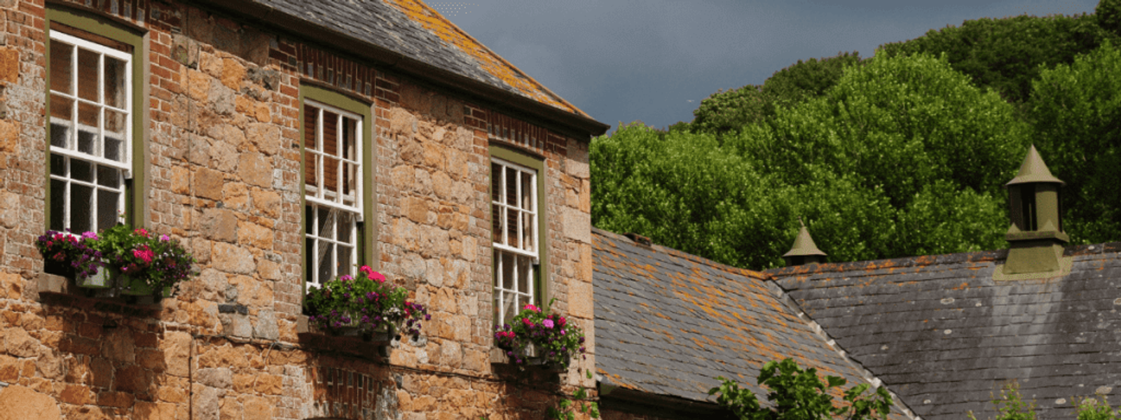 Transitional Architecture: Designing Spaces That Embrace Seasonal Change