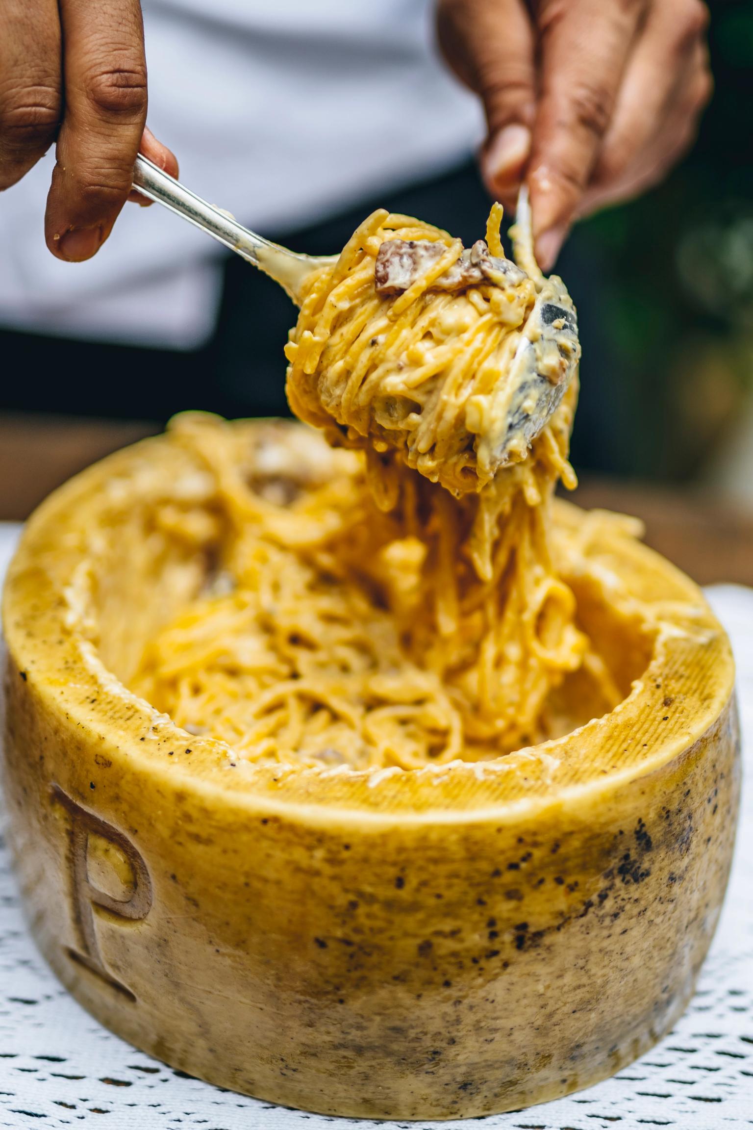 restaurant 40-41 Rathbone Pl, London W1T 1HX // circolo.london@bigmamma.com