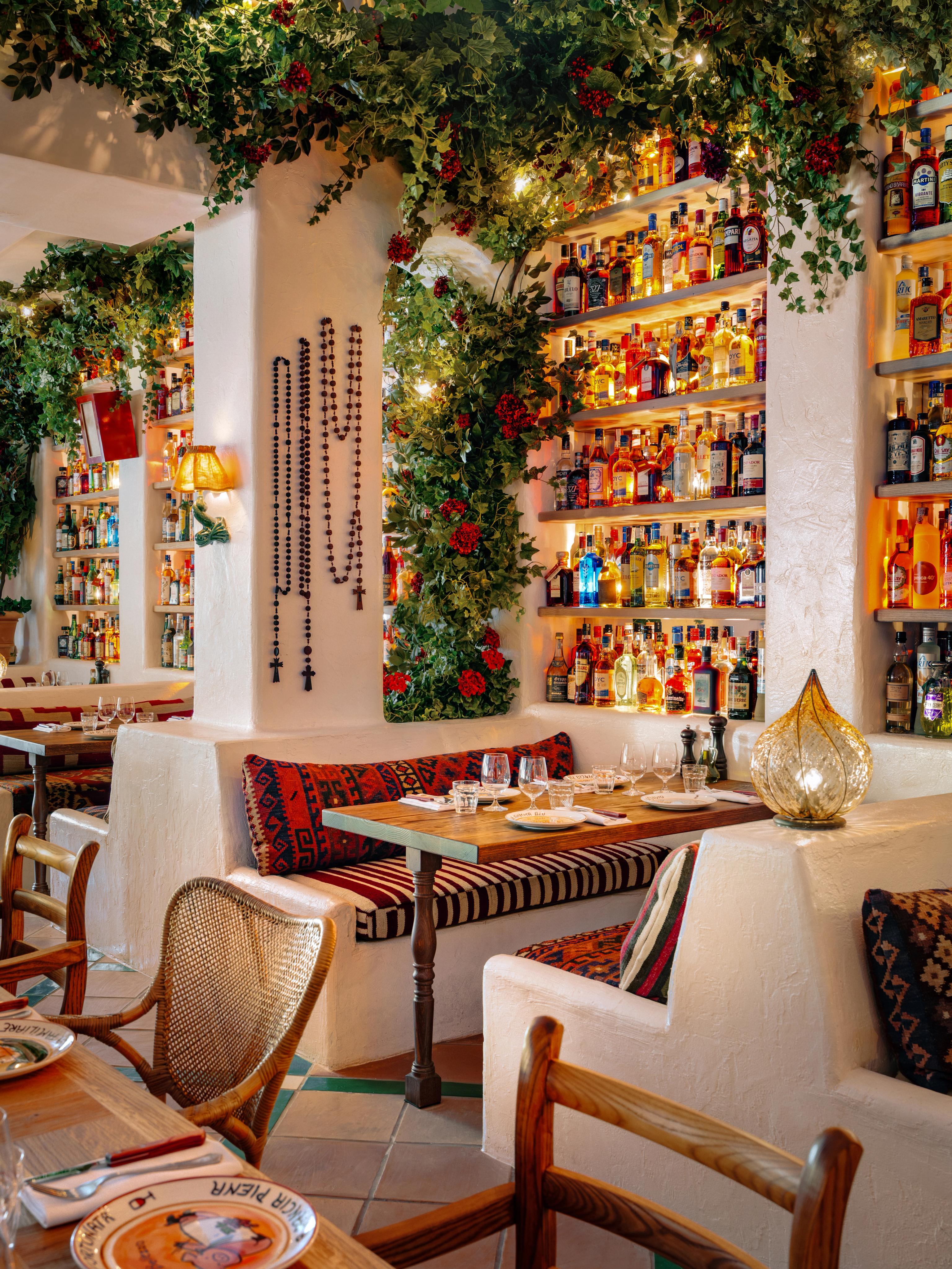 restaurant Pg. de Gràcia, 44, L'Eixample, 08007 Barcelona