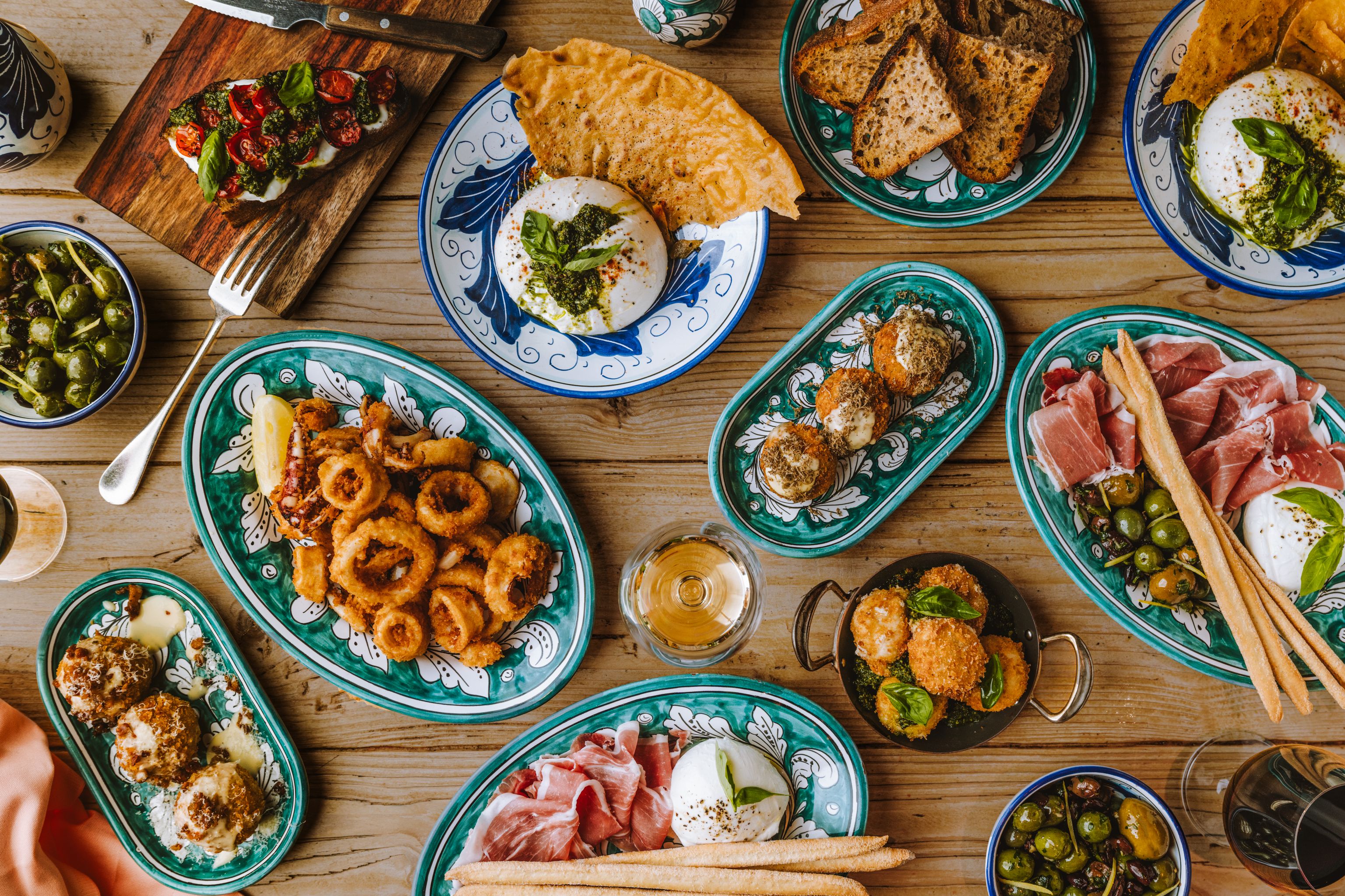 restaurant 40-41 Rathbone Pl, London W1T 1HX // circolo.london@bigmamma.com