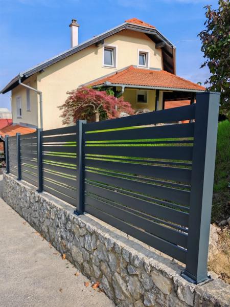 Aluminijska ograda antracit Alumnijska dvorišna ograda antracit boje