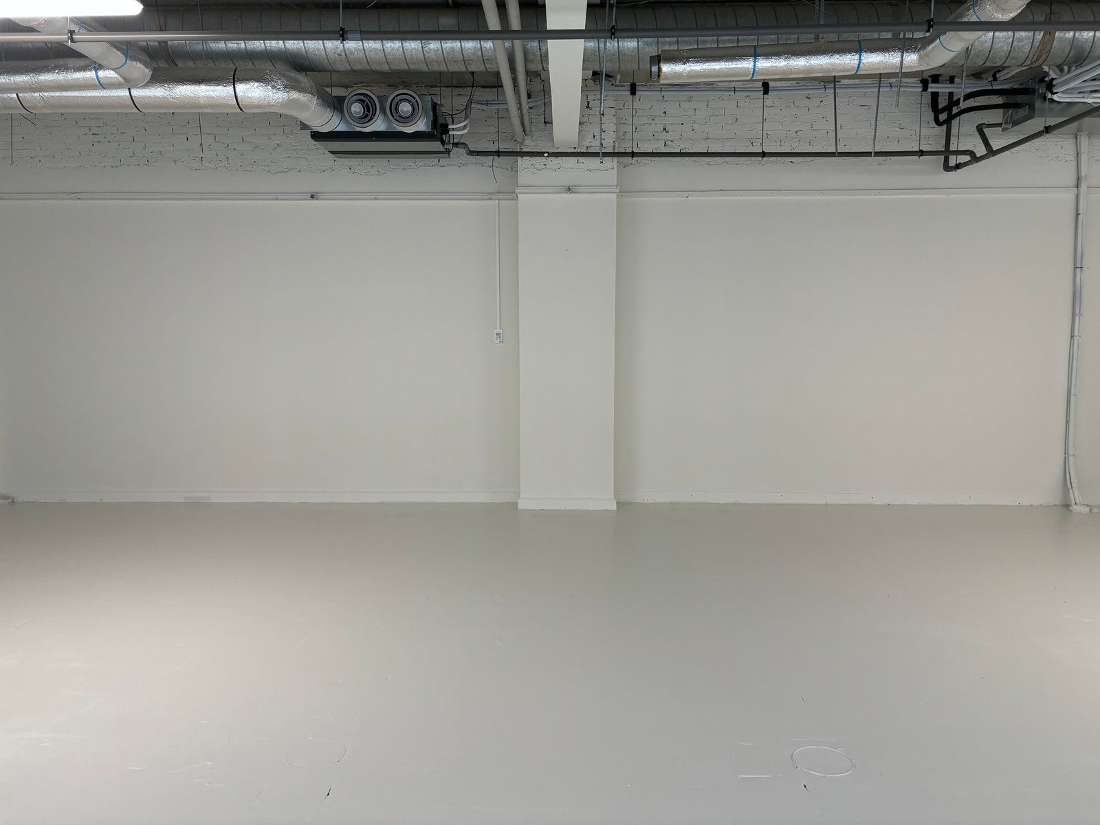 White Studio – detail