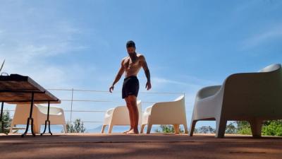 Minimalist Calisthenics training - How to do it in less than 20 minutes with no equipment