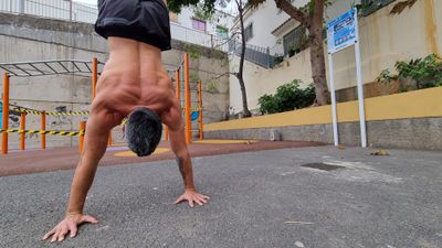 10 Tips to get the Handstand FAST