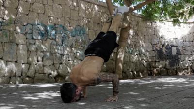 How to do a Handstand Push-up: 5 step guide