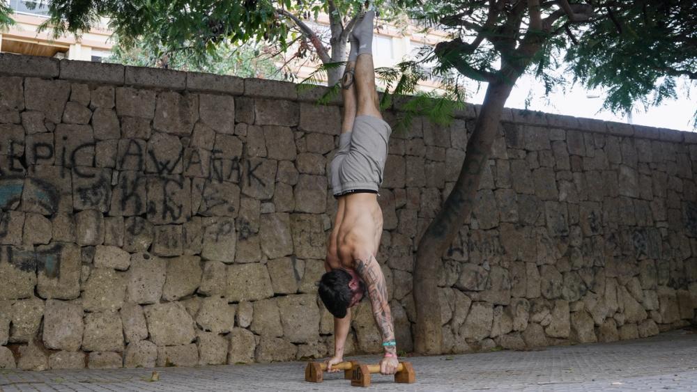 Progresión en el pino en Calistenia: del equilibrio a la perfección