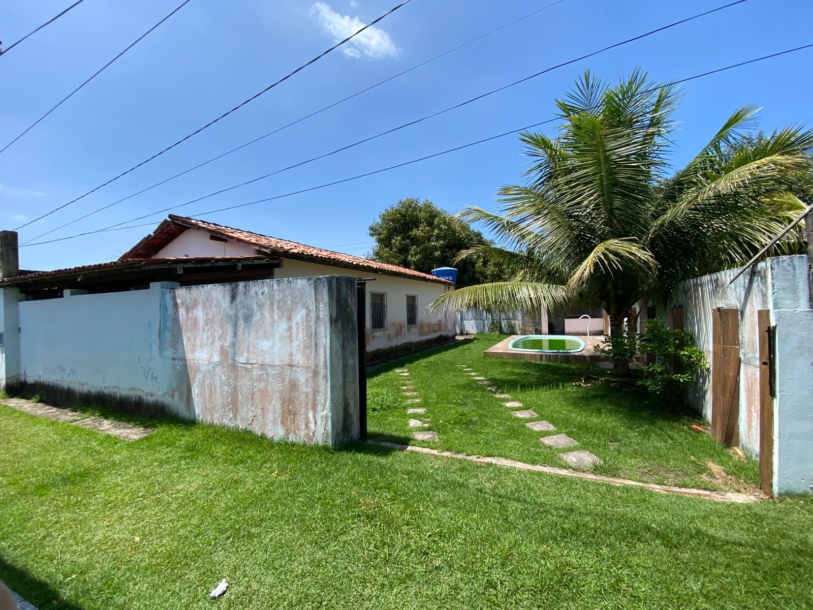 CASA COM PISCINA EM MAR GRANDE 