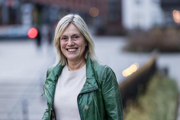 Bilde av Helle Christin Nyhuus på landsmøte 2025.