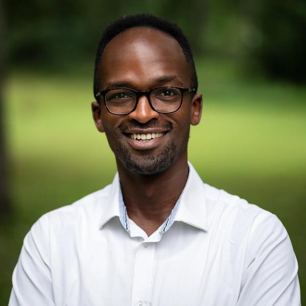 Portrett av Origene Mushorangabo