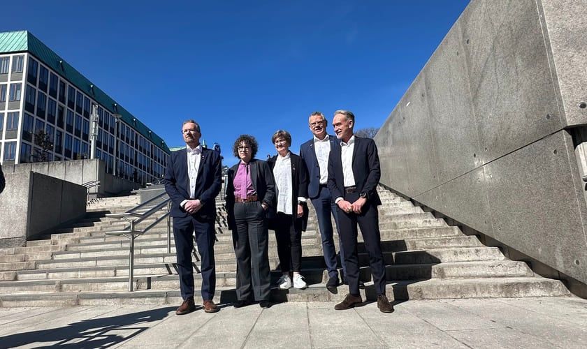 Partene i KS-oppgjøret Geir Røsvoll (Unio), Tonje Leborg (Akademikerne), Mette Nord (LO), Trond Ellefsen (YS) og Tor Arne Gangsø (KS) startet årets tarifforhandlinger 15. april