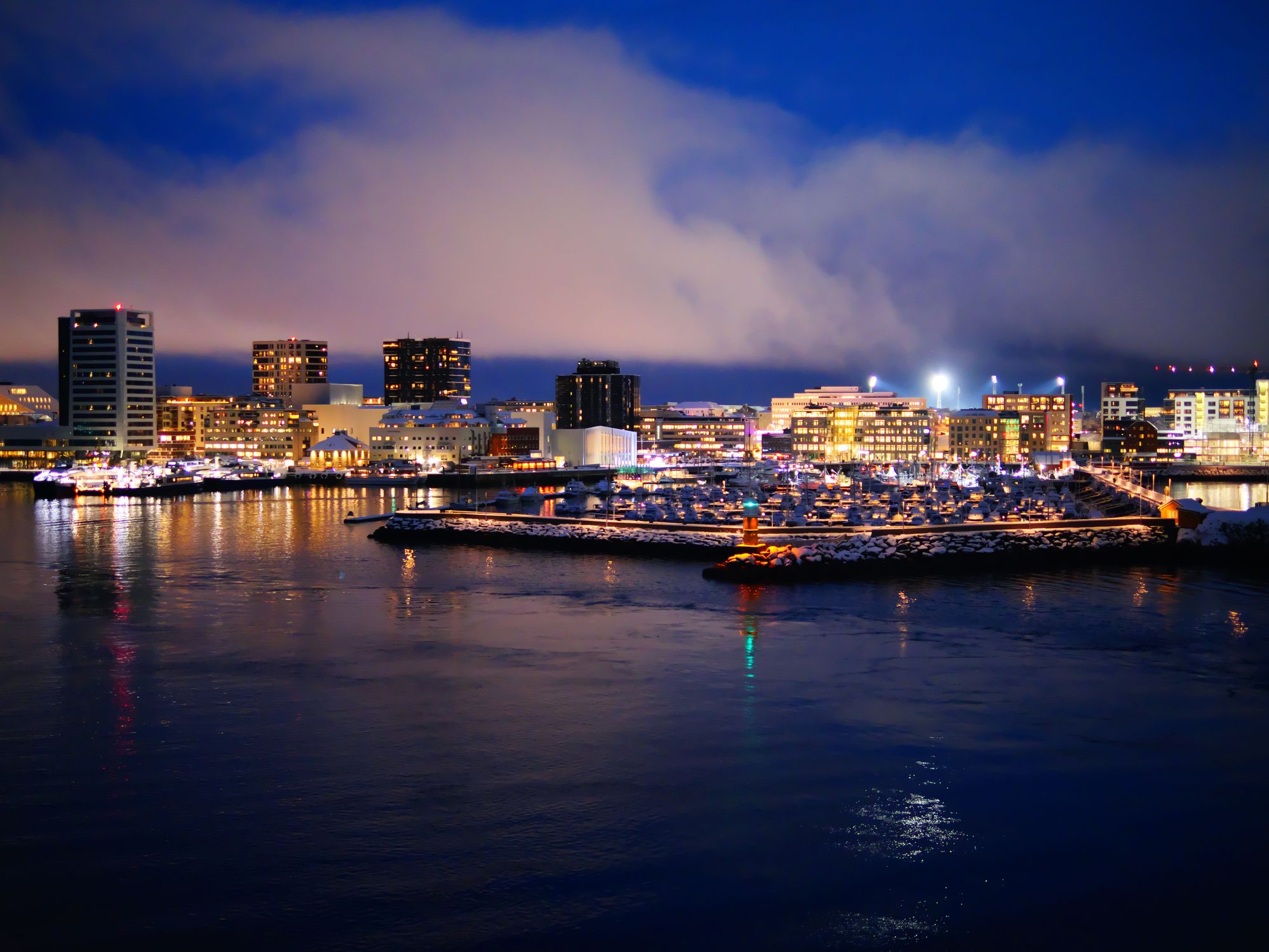 Utsiktsbilde over Bøde havn.
