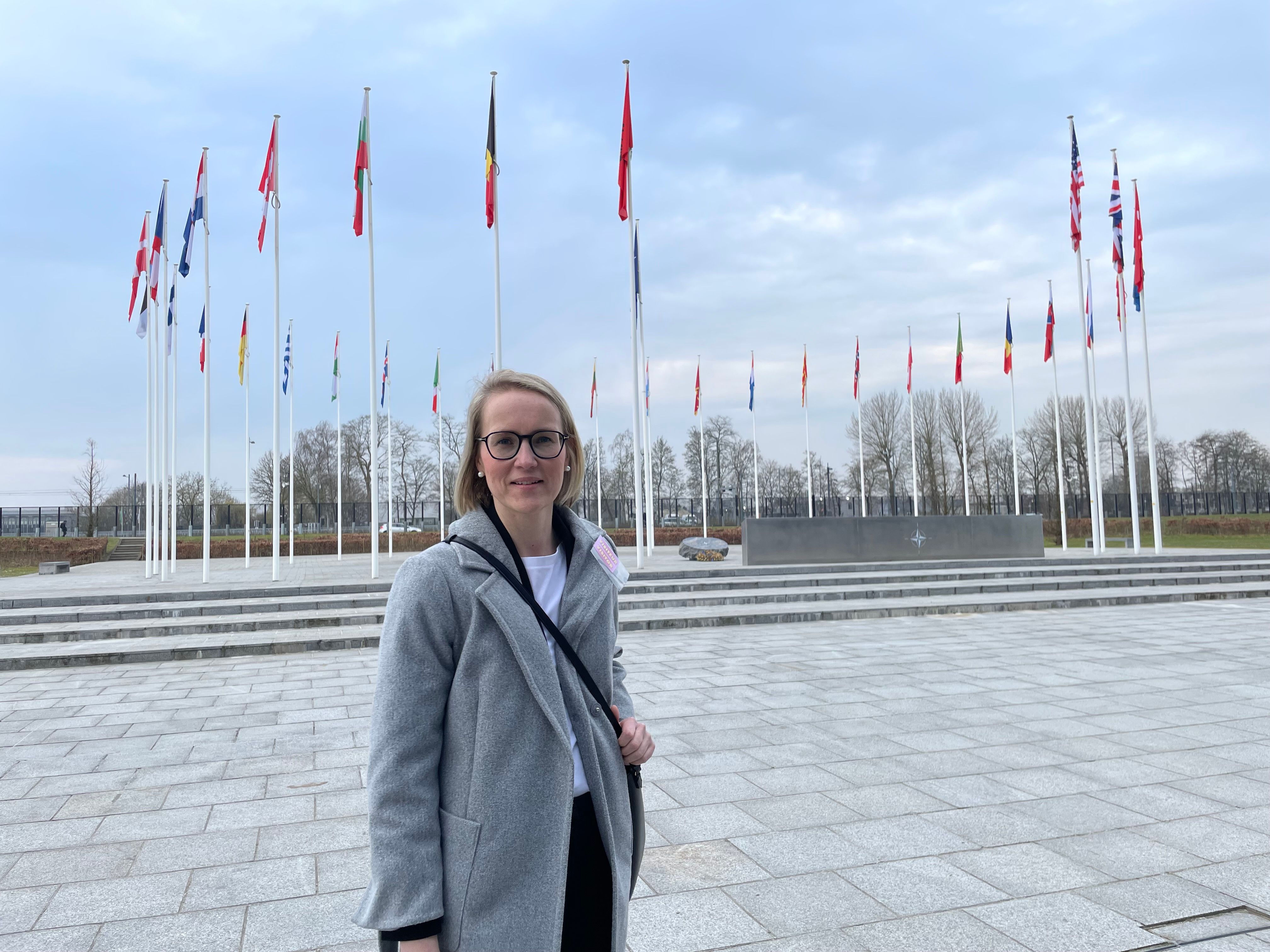 Bilde av lektor Kristine Vistnes i Brussel. Foto: Privat