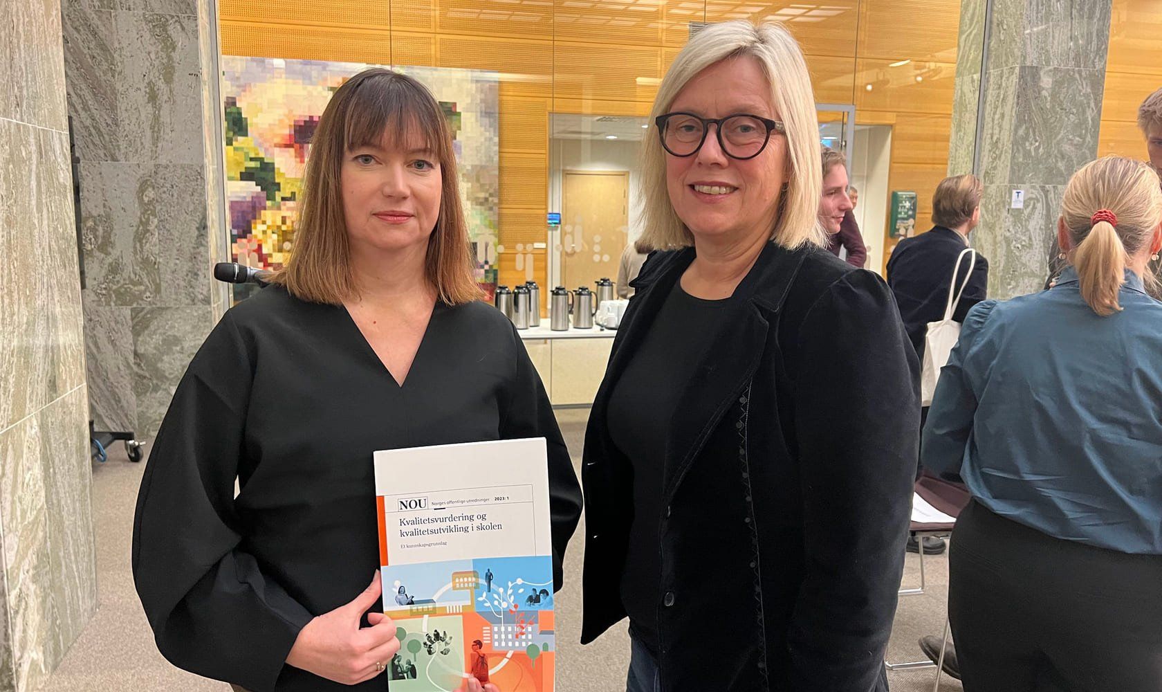 Lektorlagets fagsjef Wenche Bakkebråten Rasen og leder Helle Christin Nyhuus. Bilde.