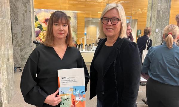 Lektorlagets fagsjef Wenche Bakkebråten Rasen og leder Helle Christin Nyhuus. Bilde.