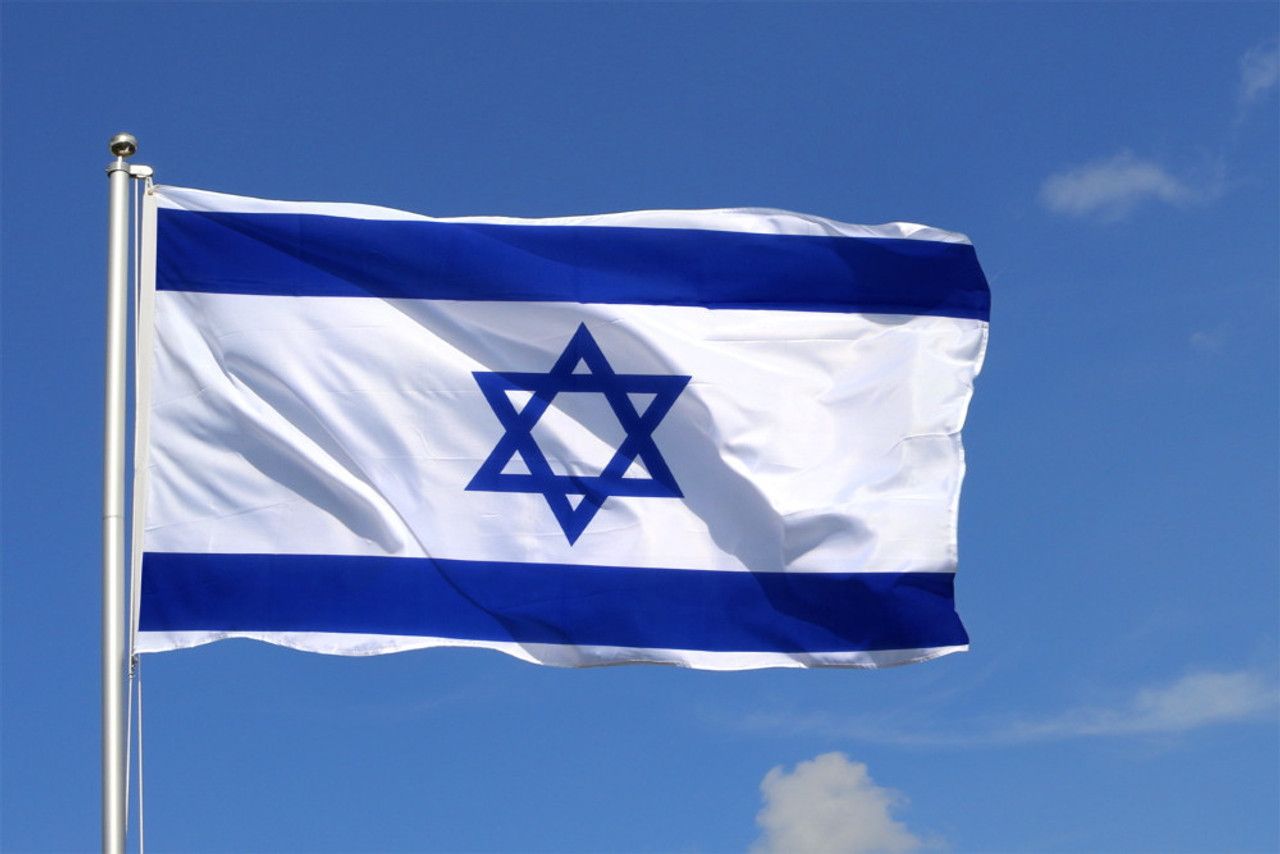 Israel Launches Intense Airstrikes on Houthi Targets in Yemen