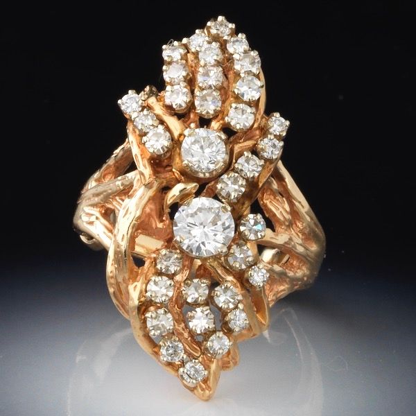 Ladies' Diamond Cluster Ring, S Shape 18k, size 7