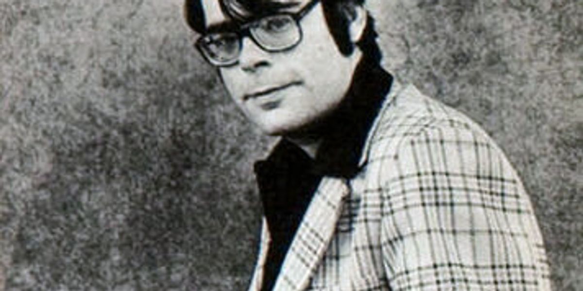Stephen King, retrato c. 1977 — el año en que publicó El Resplandor (foto: Alex Gotfryd, dominio público)
