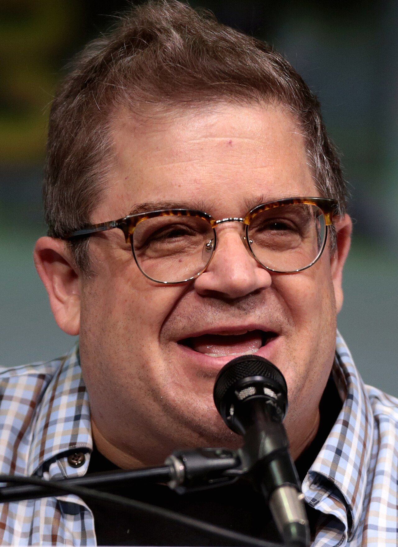 Patton Oswalt narrará el audiolibro de Other Worlds Than These, el cierre de la trilogía del Talismán