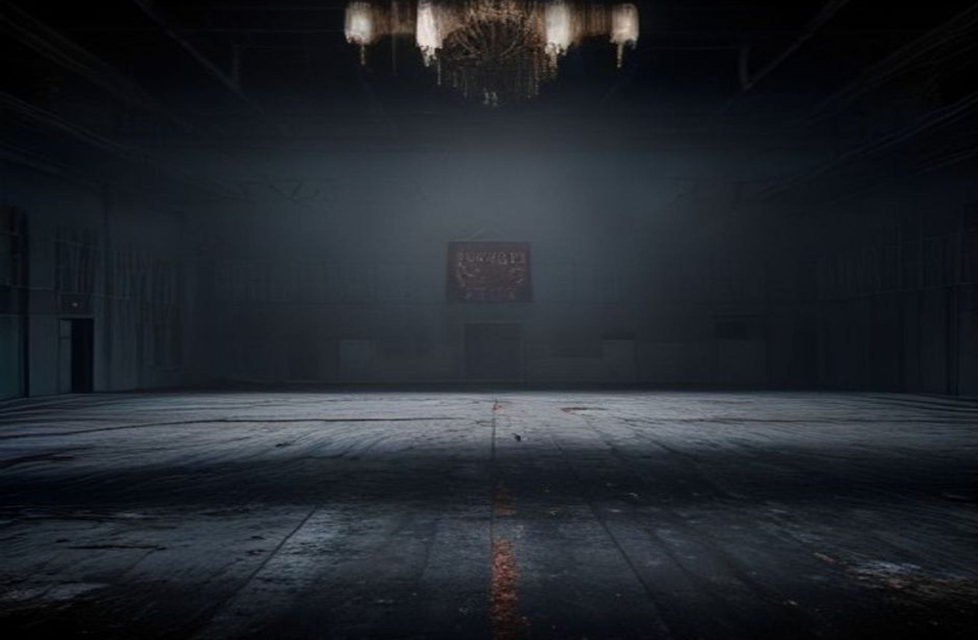 Gimnasio escolar vacío de noche, decorado para un baile de graduación, con un cubo metálico volcado sobre el escenario bajo un foco duro