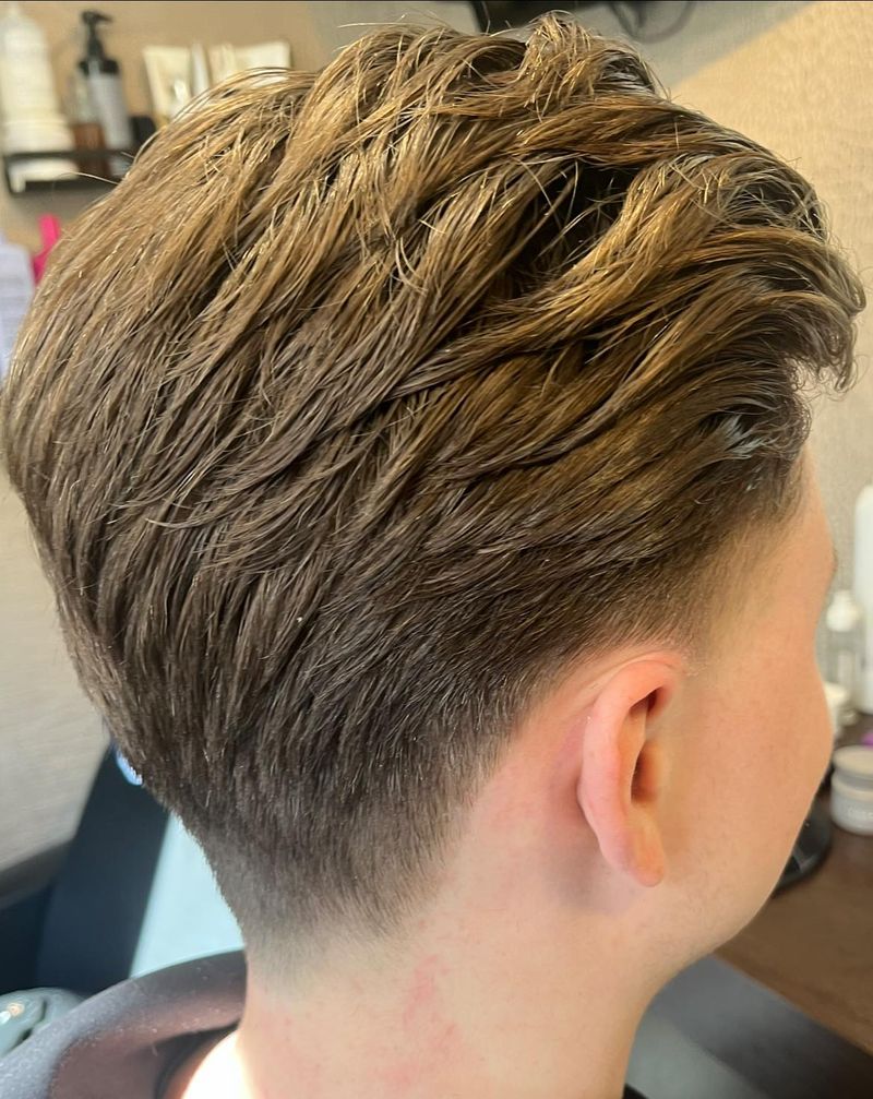 Kapper knipt haar bij Kapsalon Zen