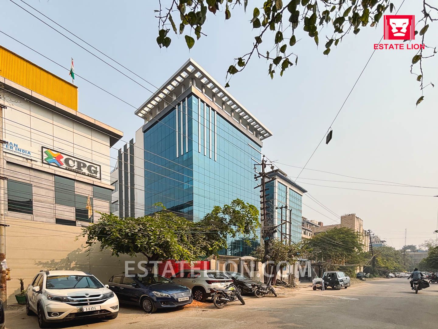 Unfurnished 5800 sq.ft. Office Space on Lease in Sector-3 Noida, Near Metro