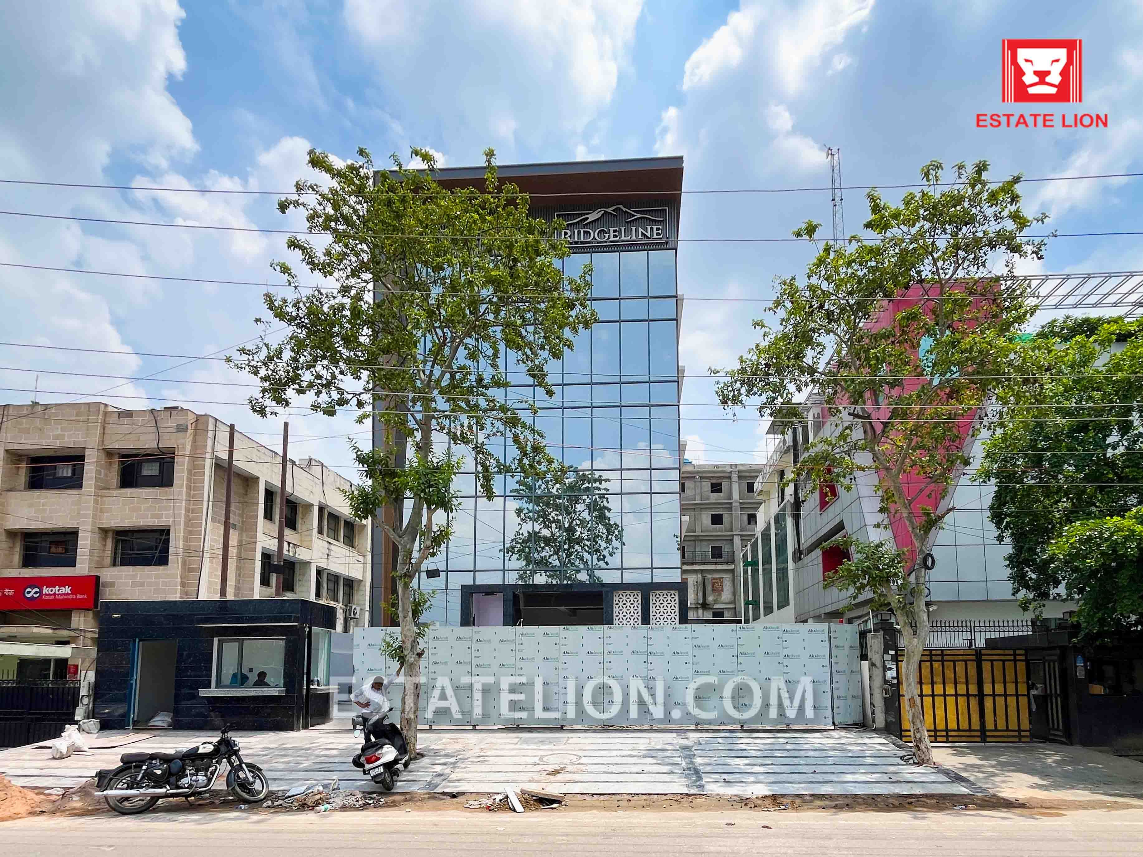 Unfurnished 28200 sq.ft. Office Space on Lease in Sector-3 Noida,  Near Metro