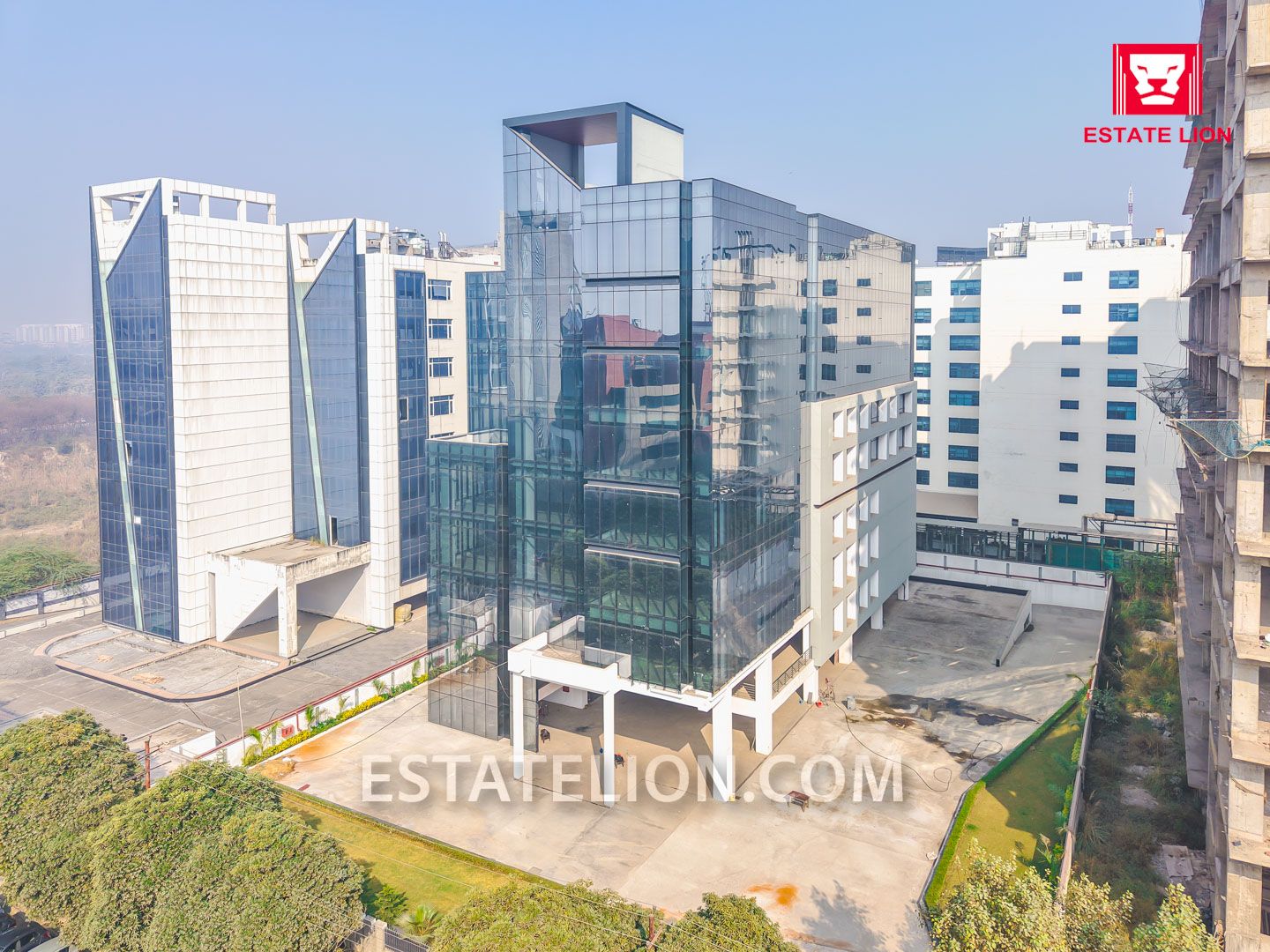Unfurnished 1,12,500 sq.ft. Independent Office Building for Rent in Noida, Sector-135