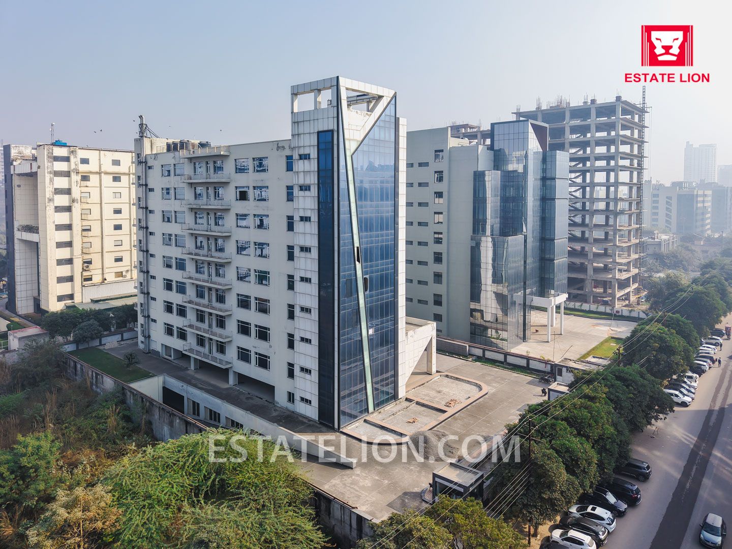 1,00,000 sq.ft. Independent Office Building for Rent in Noida, Sector-135