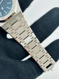 Audemars Piguet AUDEMARS PIGUET ROYAL OAK JUMBO 39mm UNPOLISHED NO SIGNS OF USE 2019 photo 9