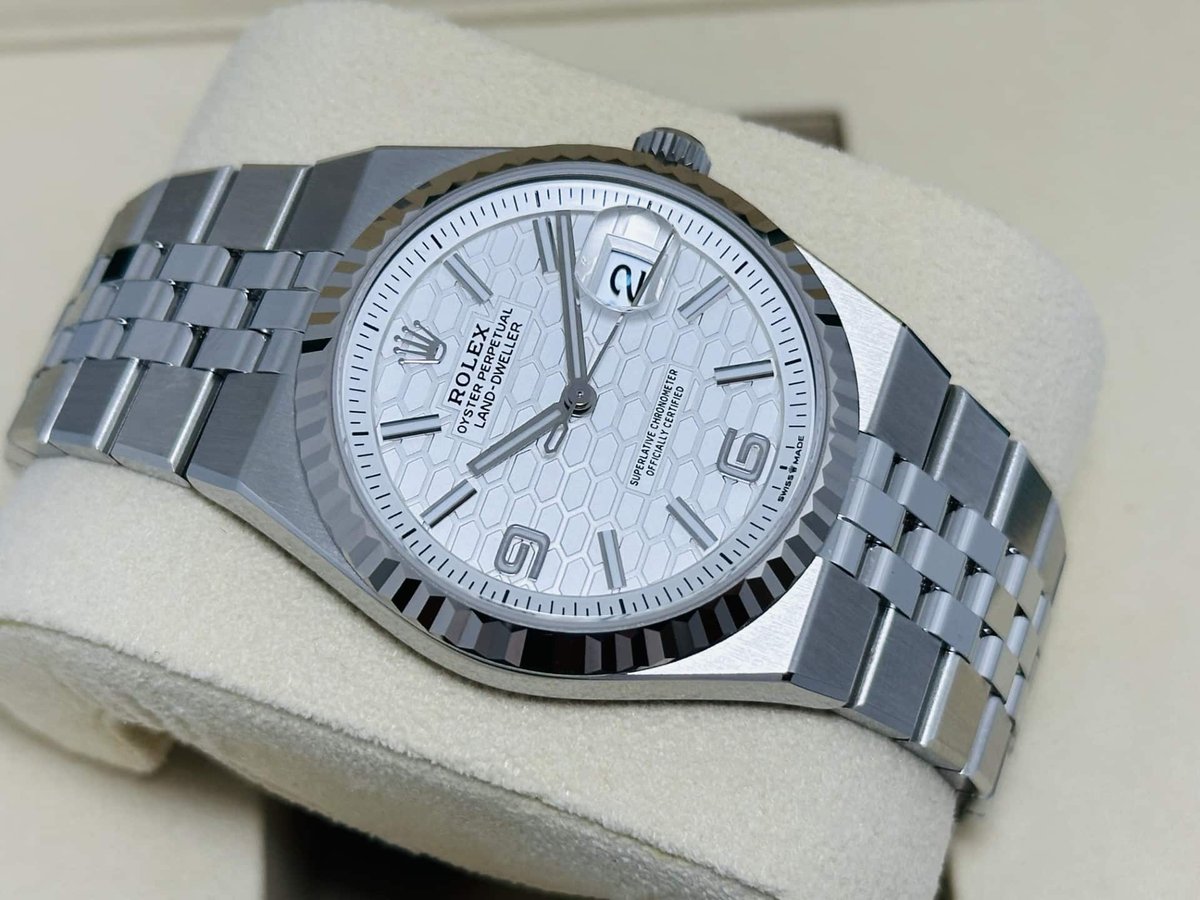 Rolex ROLEX LAND-DWELLER 36mm UNWORN NEW SEPTEMBER 2025 foto 1