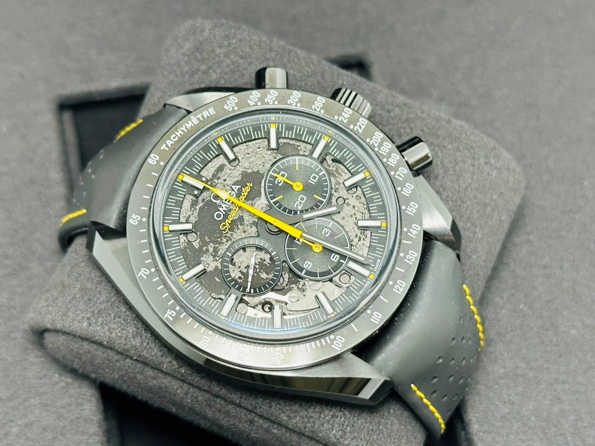 Omega OMEGA SPEEDMASTER DARK SIDE OF THE MOON APOLLO 8 UNWORN NEW AUGUST 2024 foto 1