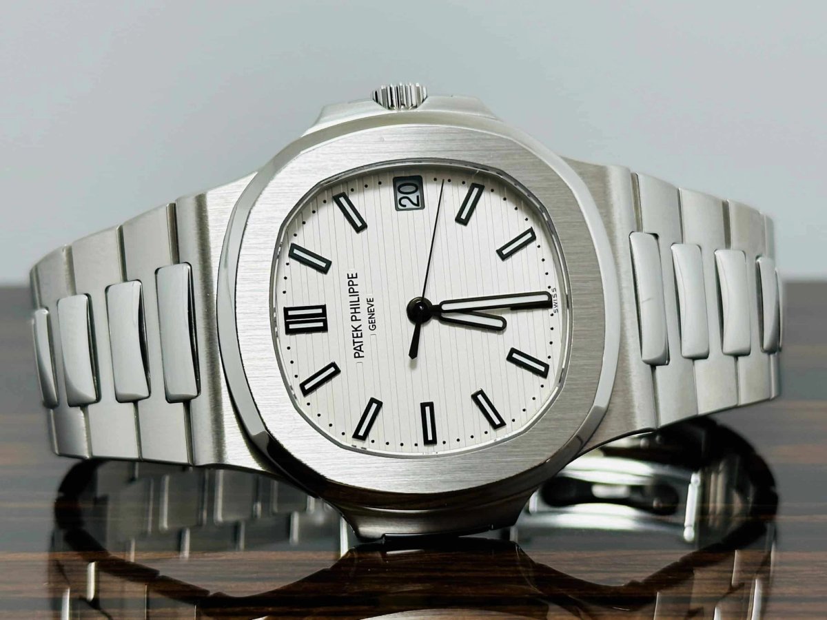 Patek Philippe PATEK PHILIPPE NAUTILUS MINT CONDITION JULY 2016 foto 1