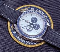 Omega OMEGA SPEEDMASTER PROFESSIONAL MOONWATCH UNWORN NEW SEPTEMBER 2024 SILVER SNOOPY AWARD 50th ANNIVERSARY foto 1